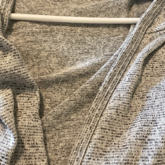 Caution to the wind grey long sleeve hooded rayon cardigan sweater small - Picture 8 of 8